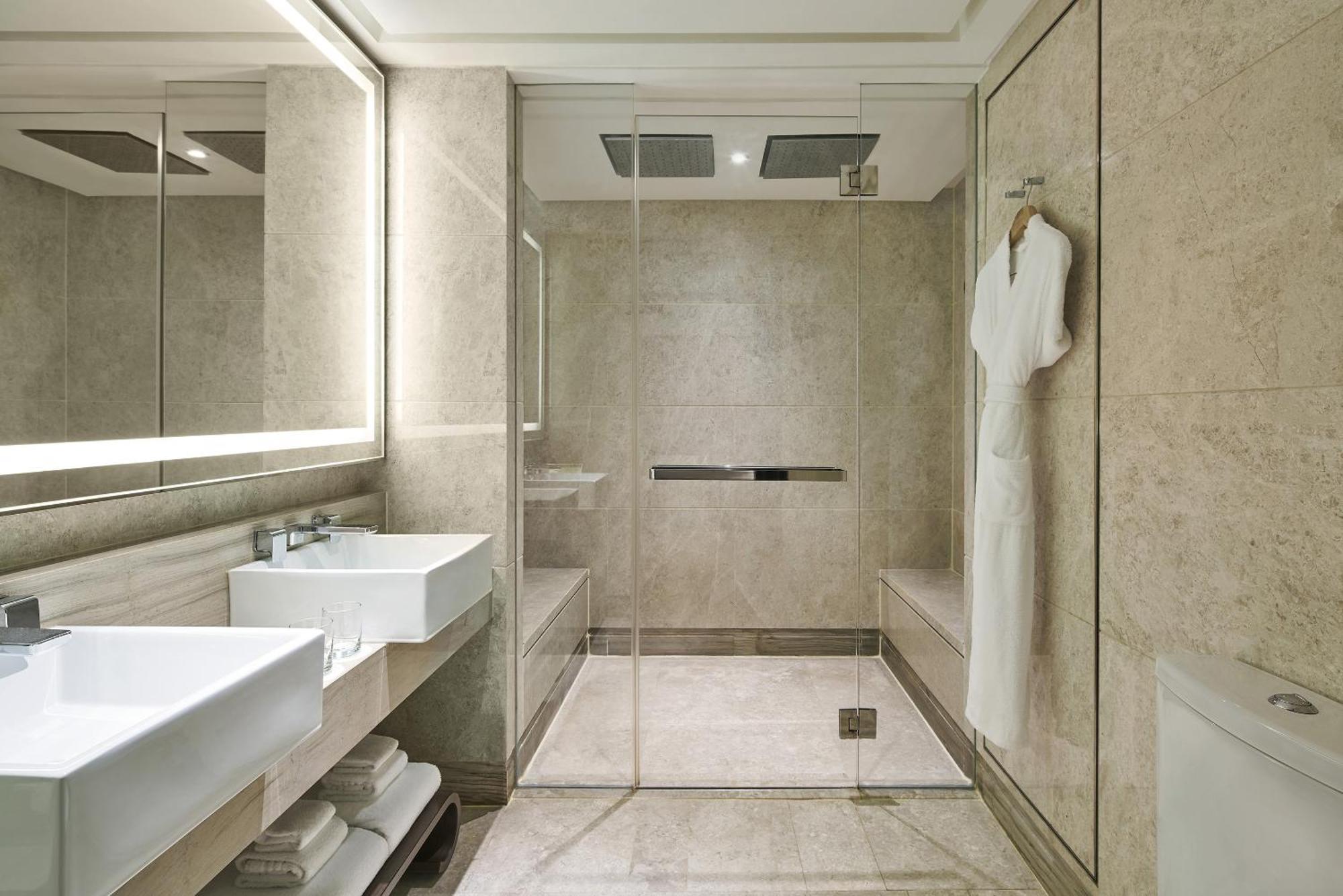 Executive Twin Room Club Lounge Access
